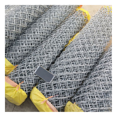 πλέγμα συνδέσεων αλυσίδων 75mm το καυτό βυθισμένο γαλβανισμένο PVC που ντύνεται που περιφράζει