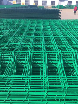 Γαλβανισμένο αγρόκτημα 180cmx220cm επιτροπών αιγών προβάτων φρακτών πλέγματος καλωδίων πλέγματος τρισδιάστατο ενωμένο στενά