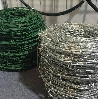 15mm30mm γαλβανισμένος οδοντωτός ρόλος φρακτών καλωδίων ξυραφιών 5-50kg