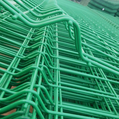πράσινο PVC φρακτών πλέγματος καλωδίων 3mm 4mm ενωμένο στενά ντυμένο PVC τρισδιάστατο που ντύνεται